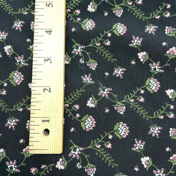 CUPCAKES and CASHMERE Shirt Size L Ditsy Floral Peasant Blouse Cottage Top - Picture 9 of 9